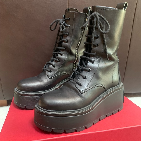 Valentino Garavani Shoes - Valentino Garavani VLOGO AR2 Platform Boots